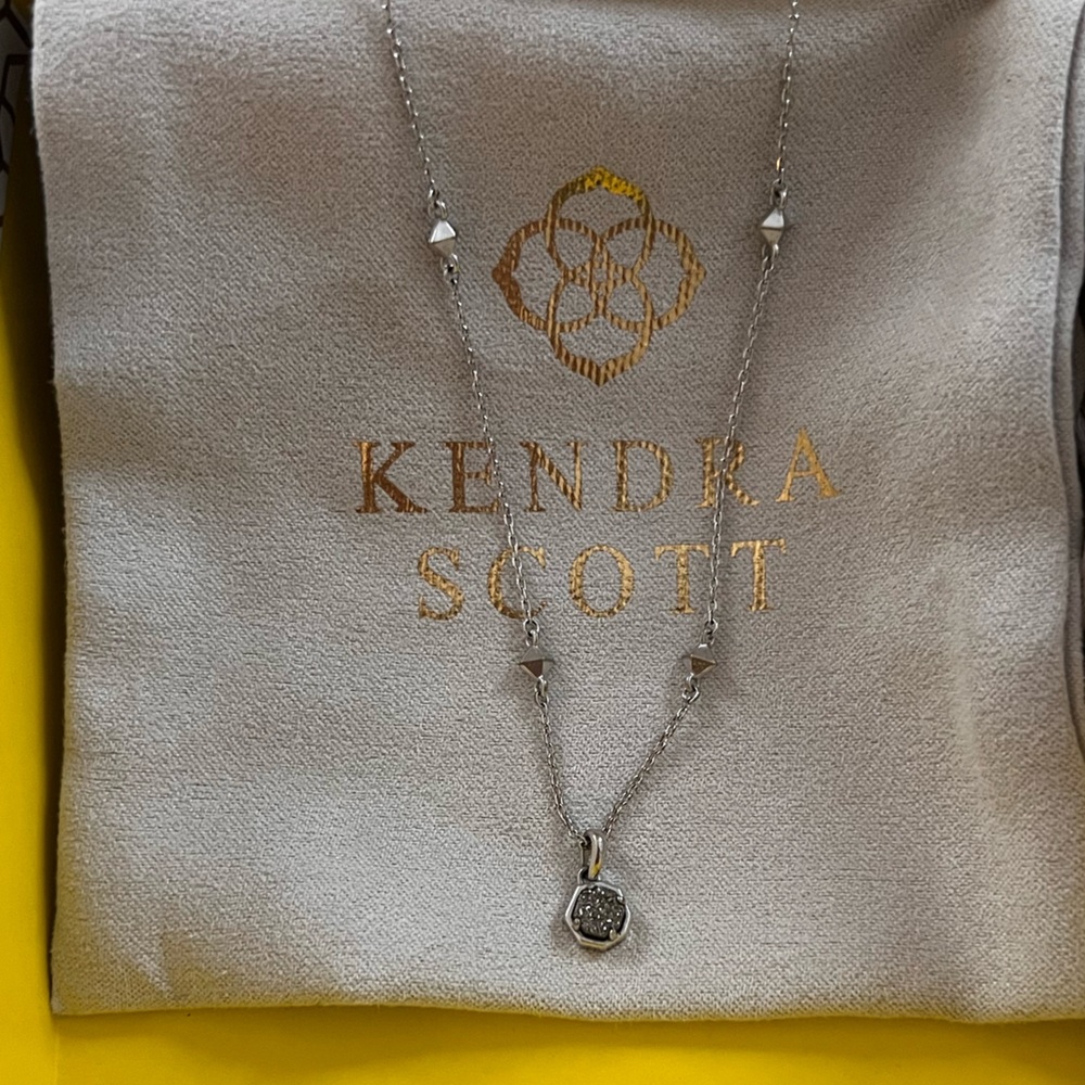 Kendra Scott Necklace